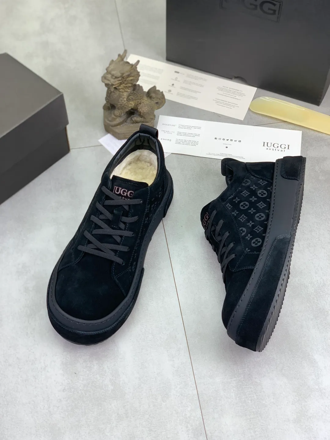 Men's men's shoes 💰P600 New arrival 🆕🆕🆕 IUGGI new retro presbyopic men's shoes Casual and versatile, full of high-end sense, fashionable and luxury style, joint model, retro presbyopic factor, full of handsome style, first layer suede cowhide, wool lining, rubber outsole, light and non-slip size: 39-44, three colors 9681-c22